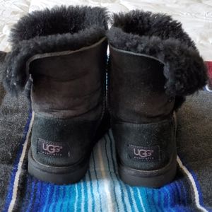 Black uggs
